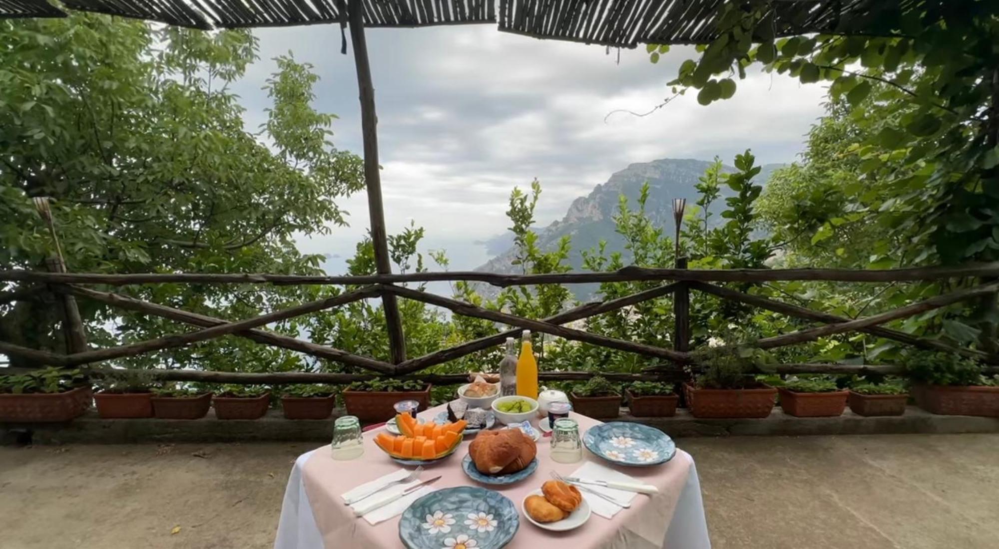 Colle Dell'Ara Bed & Breakfast Positano Exterior photo