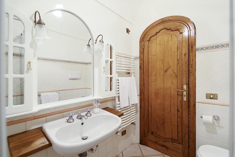 Colle Dell'Ara Bed & Breakfast Positano Exterior photo